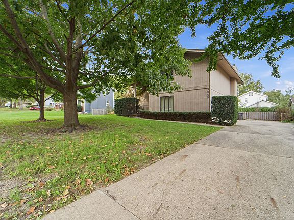 3rd image of 3940 43rd St