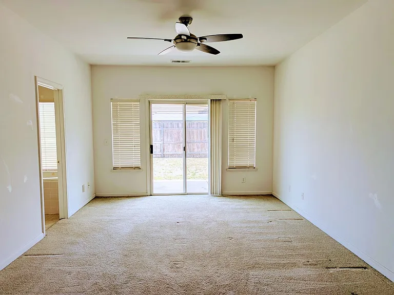 3462 Shaft St — Photo 9