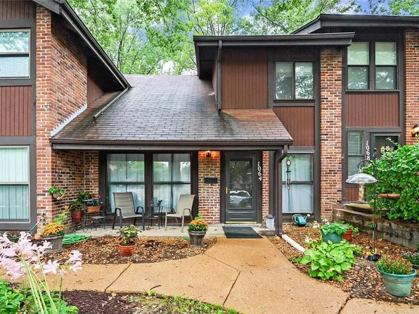 1064 Mersey Bend Dr, Saint Louis, MO 63129