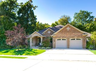 34 Chippiannock Pl, Rock Island, IL 61201