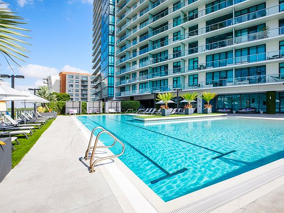 4th image of 125 NE 32nd St APT 808