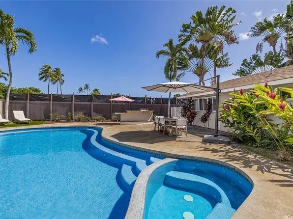 676 Mokapu Rd, Kailua, HI 96734