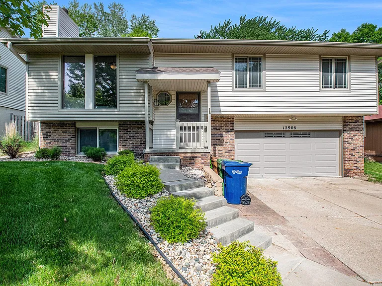 12906 S 29th Pl — Photo 1