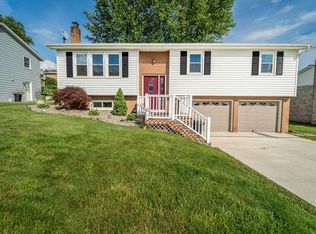 928 Dellapenna Dr, Johnson City, NY 13790