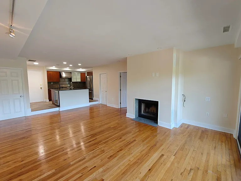 227 Summit Ave #E202 — Photo 4