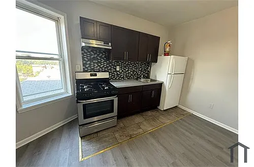 18 Jay St Photo 1
