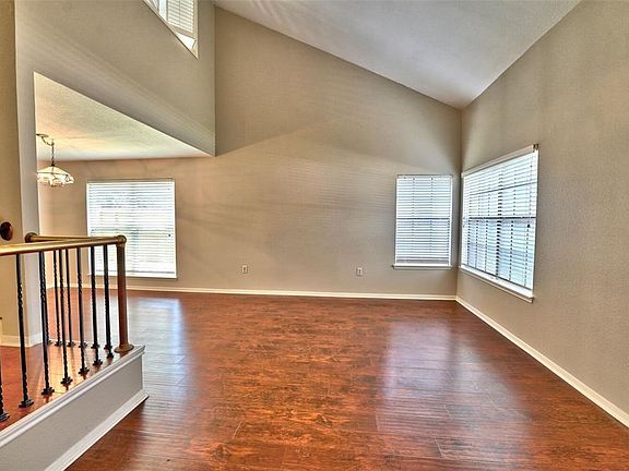 5th image of 9206 Prairie Trails Dr