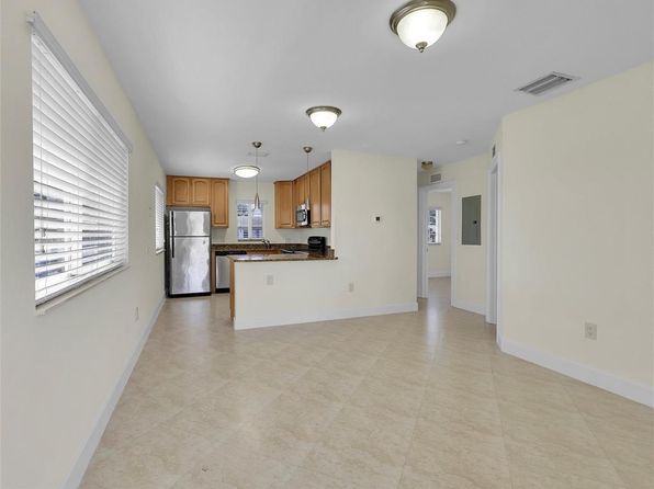 410 SW 15th St APT 207
