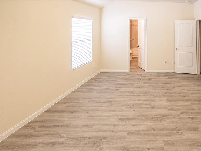 3514 Bluebird Park Ln — Photo 7