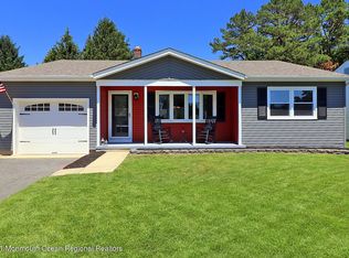 62 Whitmore Dr, Toms River, NJ 08757