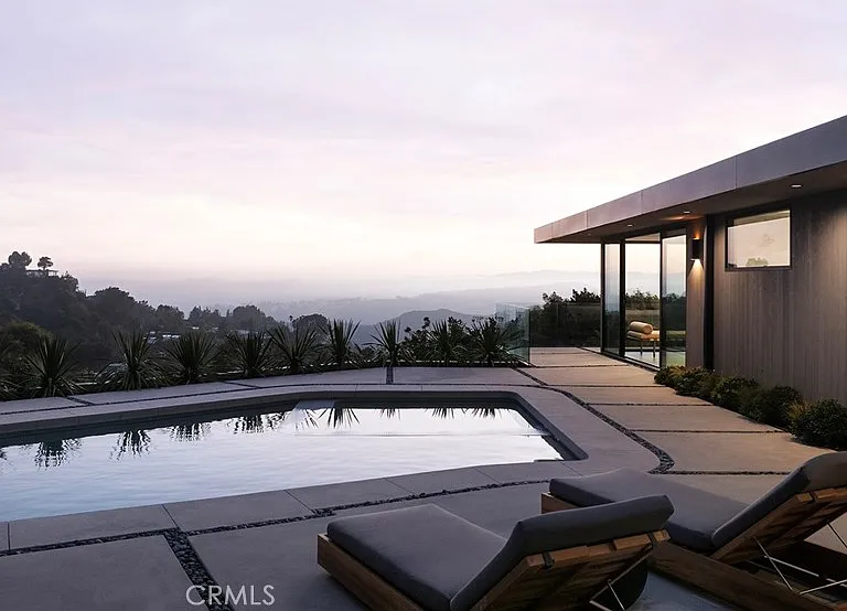 9015 Alto Cedro Dr — Photo 42