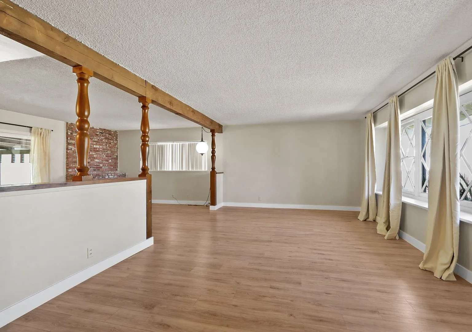 Single Family Home in Prime Whittier Location — Photo 2