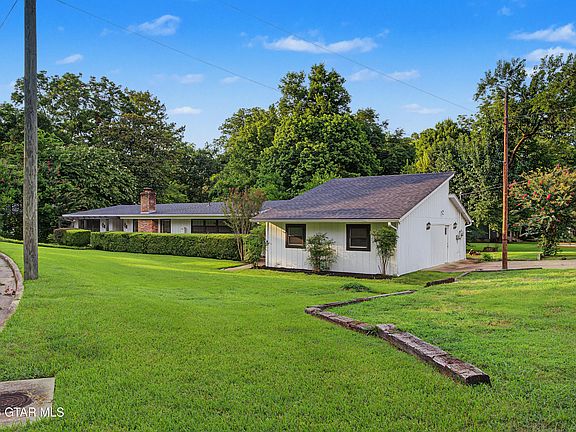 3rd image of 213 White Dr