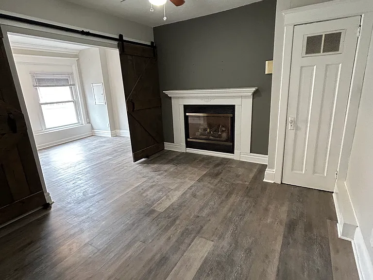 144 Locke St S #3 — Photo 9