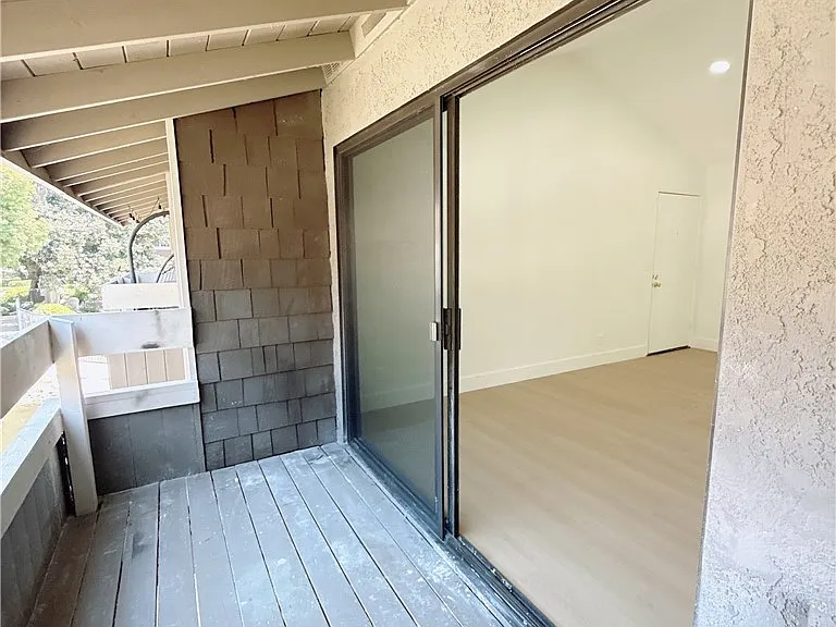 256 Streamwood — Photo 15