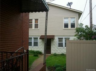 384 Riverbank St, Wyandotte, MI 48192