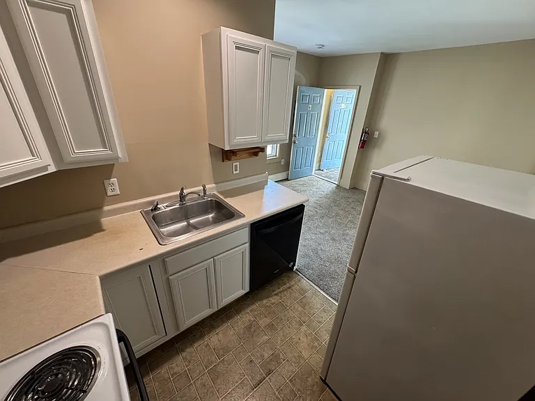 27 Civic St #6 — Photo 6