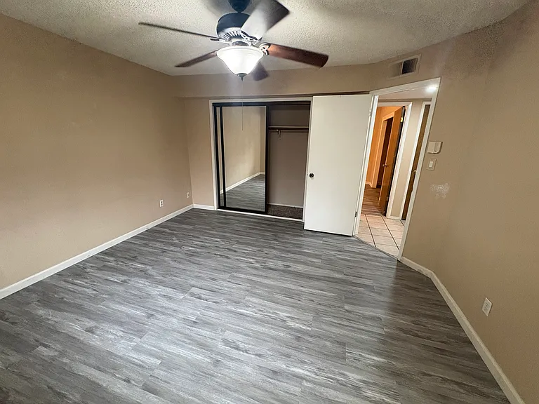 5940 E Illinois Ave — Photo 7