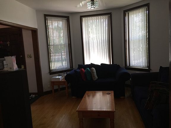 3rd image of 4950 W Cullom Ave