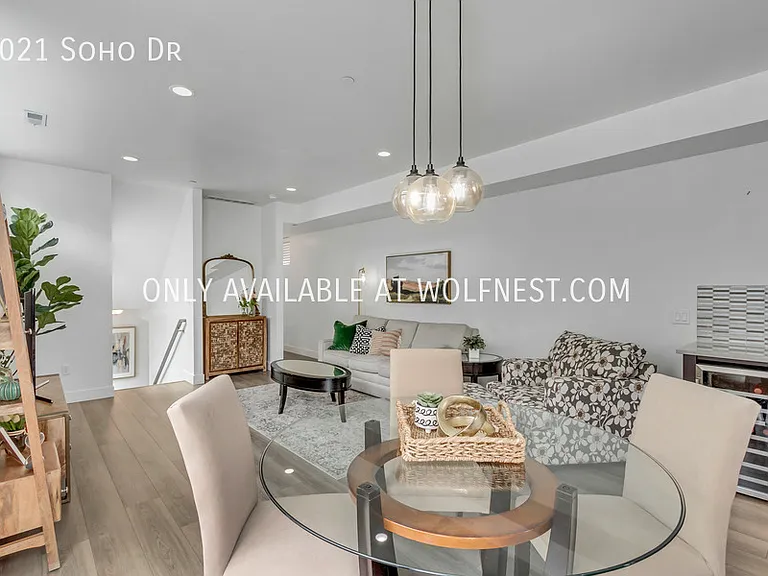 1021 Soho Dr — Photo 8