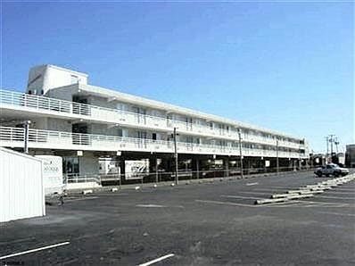 3rd image of 831-116-35 Atlantic Ave