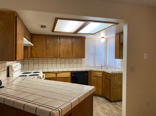 2229 N 10th Ave, Hanford, CA