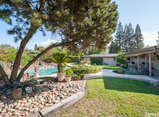 8861 Curragh Downs Dr, Fair Oaks, CA 95628