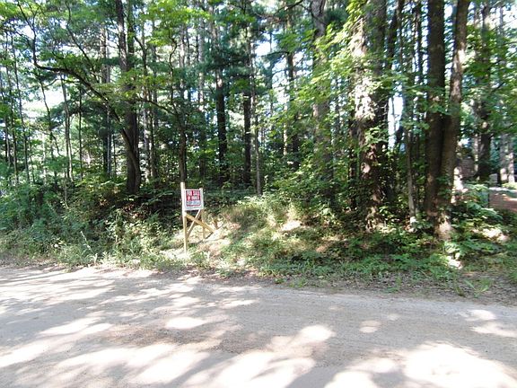 69 ft on Wildwood Rd.