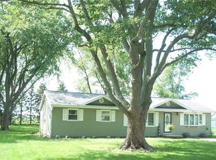 4869 E Beacon Dr, Decatur, IL 62521