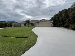 369 SW Ridgecrest Dr, Port Saint Lucie, FL 34953