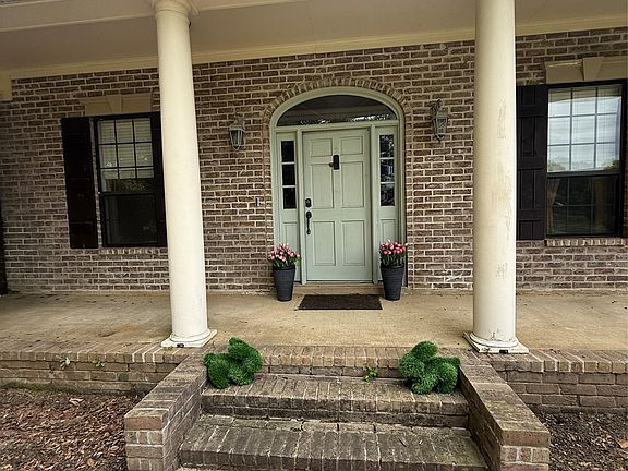 3rd image of 201 Woodhaven Dr