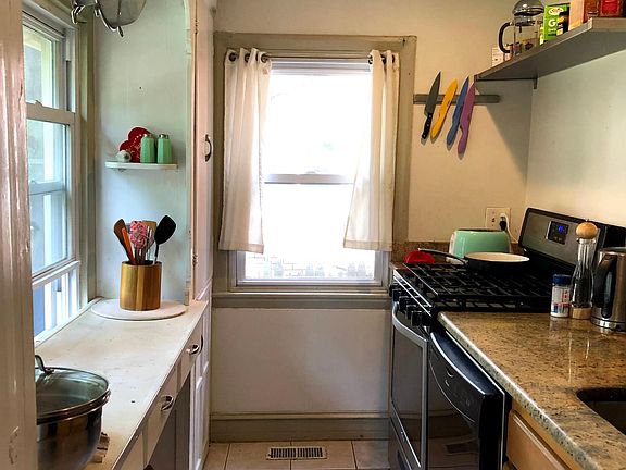 5th image of 4709 Cedar Ave #1F
