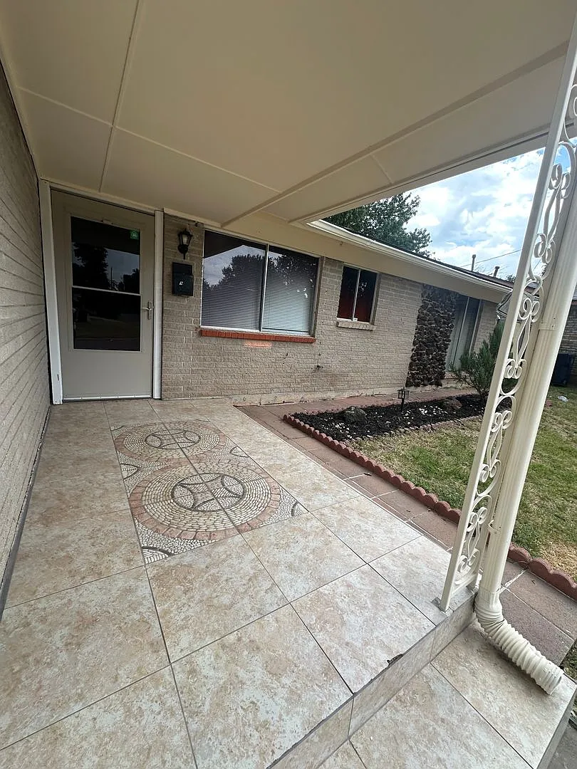 4 Bed, 3 Bath 1 Car Garage — Photo 3
