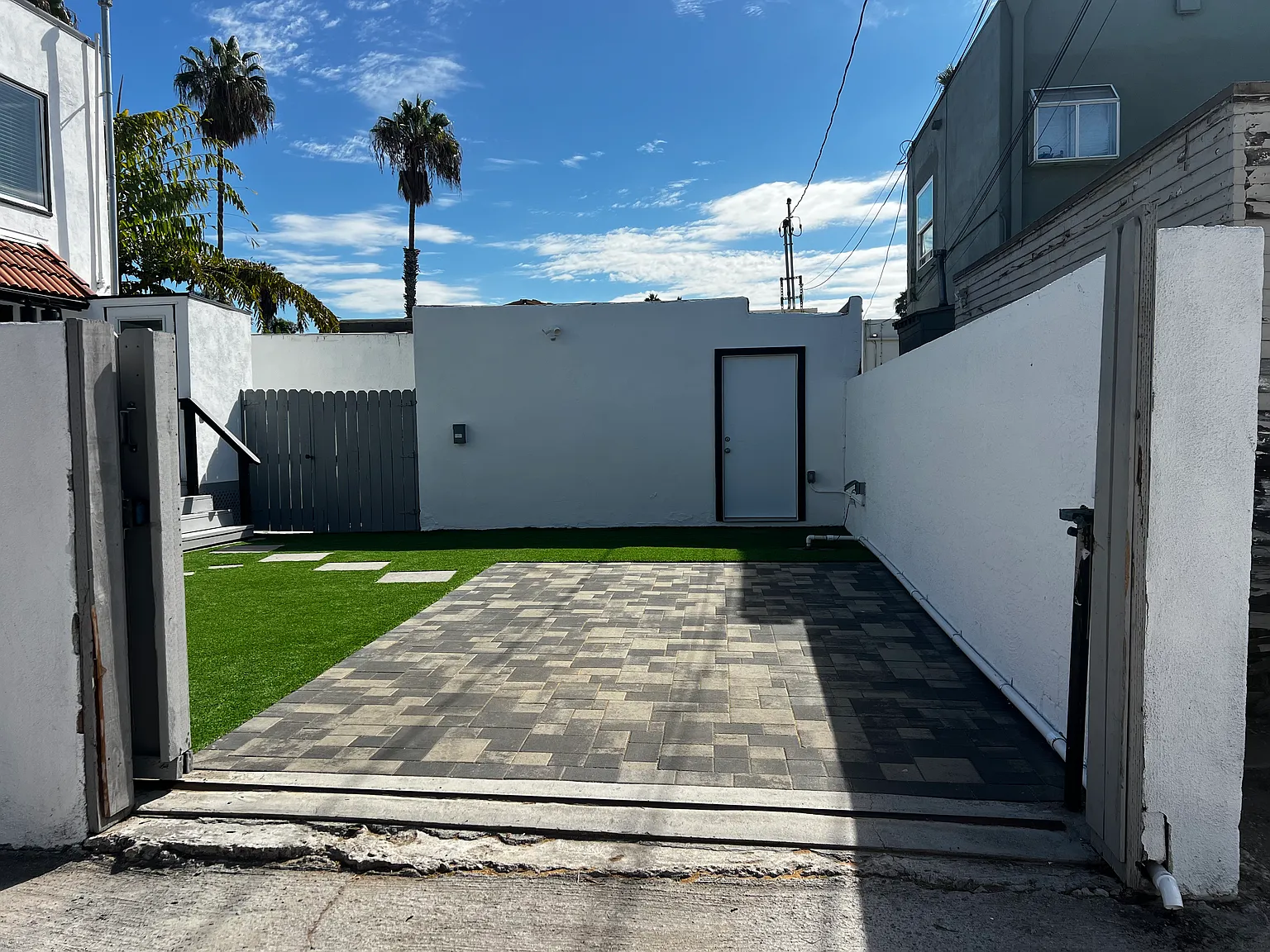 2 bed, 1118 sqft, $4,400 — Photo 4