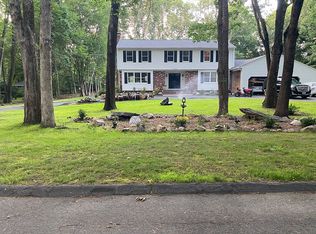 33 Roelker Dr, Warwick, RI 02818