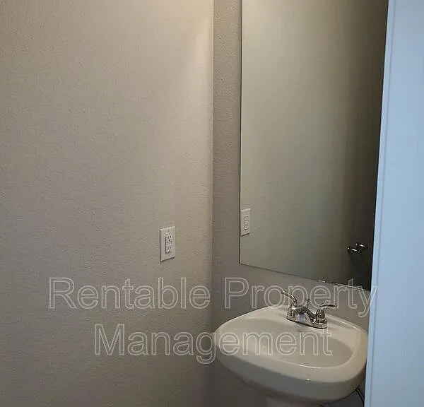 2920 Bluets Dr — Photo 2