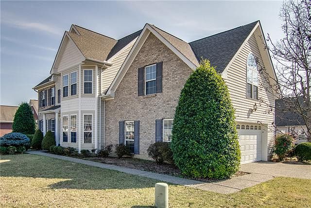 1st image of 200 Holly Ln