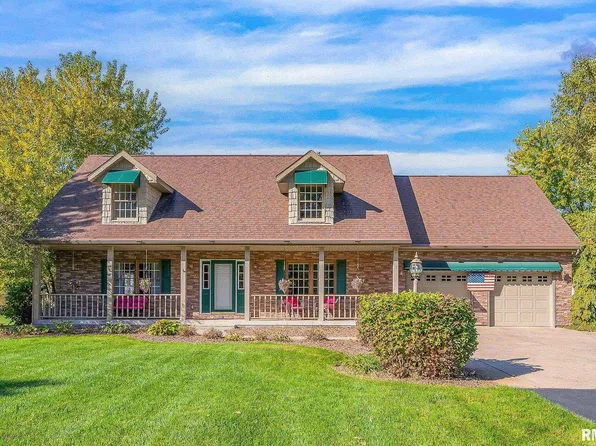 212 Legion Rd, Washington, IL 61571