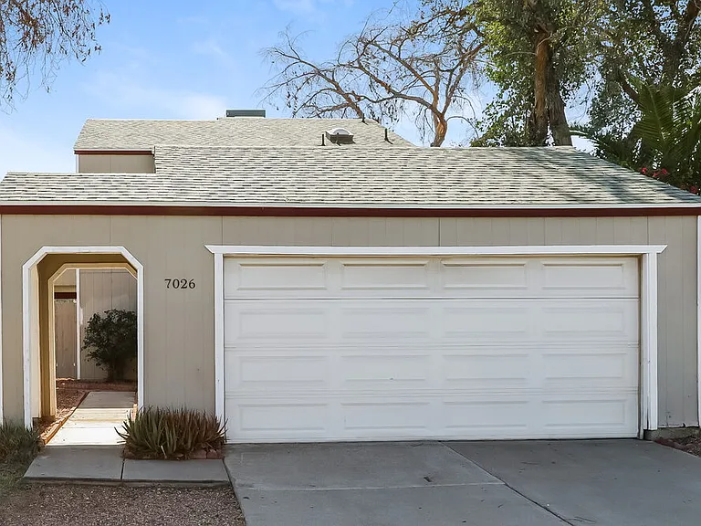 7026 S 41st Pl — Photo 1