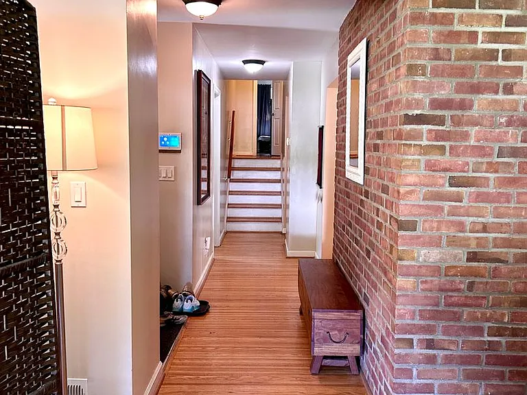 940 Corwin Rd — Photo 7