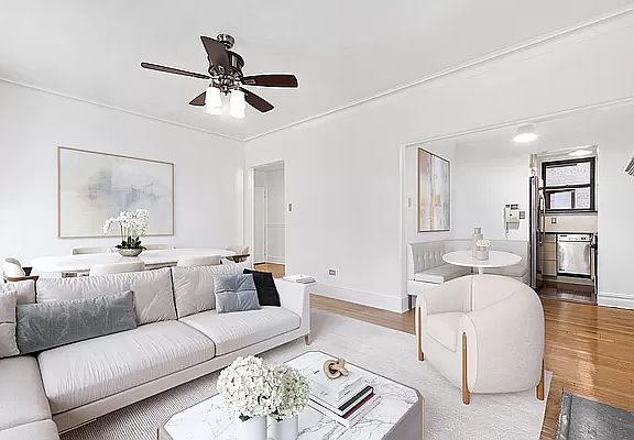 2nd image of 135 W 58th St APT 6C
