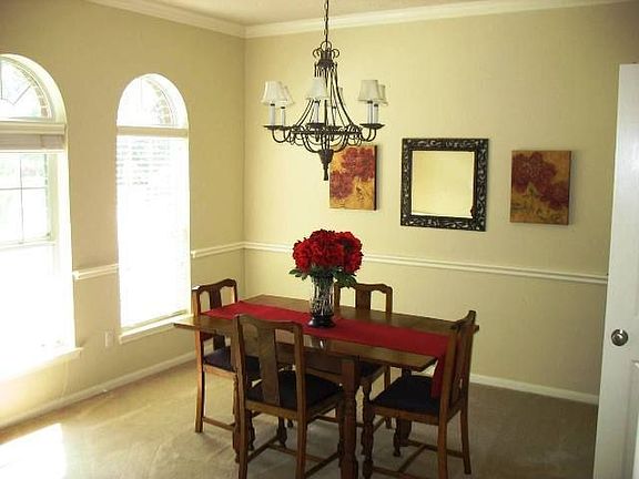 5th image of 103 E Whistlers Bend Cir