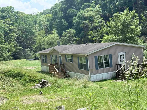 1293 Flag Run Rd, Clarksburg, WV 26301