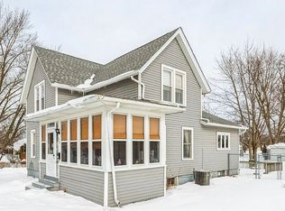 326 N Sycamore St, Genoa, IL 60135