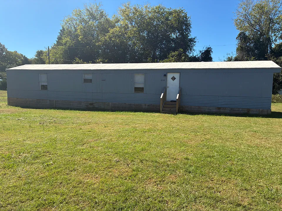 1210 Chez Charolais Rd