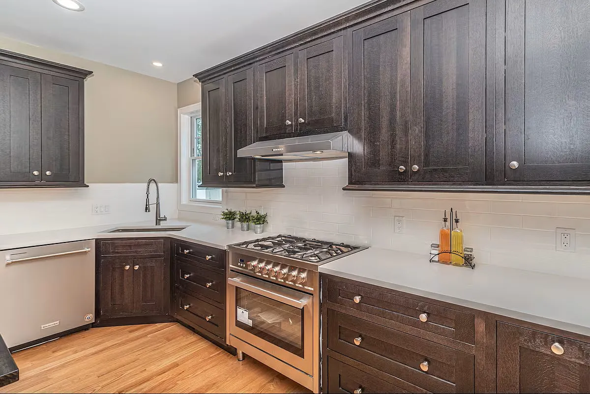 9 bed, 9.5 bath, 3800 sqft, $13,050 — Photo 4