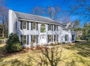 8 Mann Blvd, Halfmoon, NY 12065