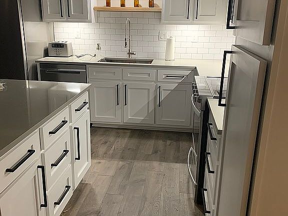 5th image of 311 Mayhurst Ln