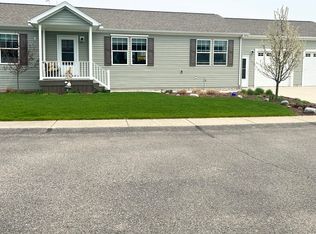 704 Peach Ln, Fremont, MI