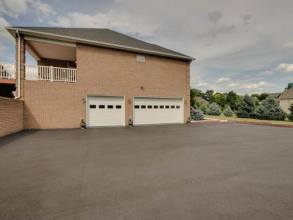 4th image of 1705 Buckingham Dr